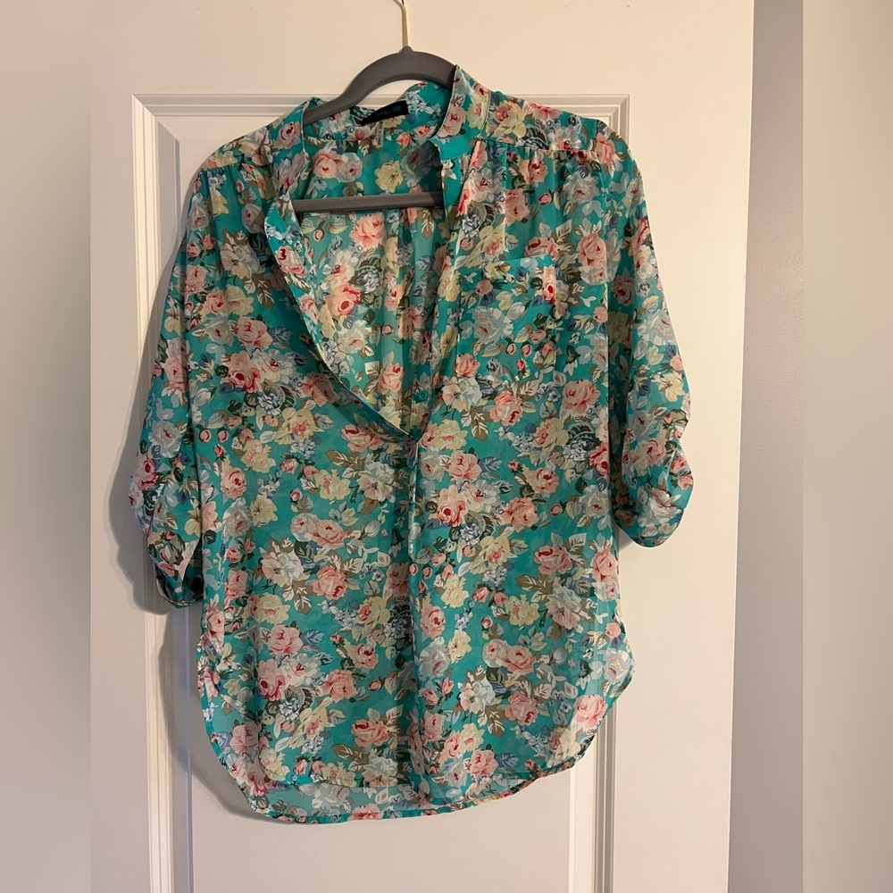 Francesca’s size small, floral blouse